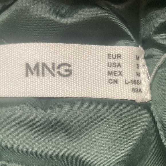 Dark green hooded zip front puffer coat size S - Picture 2 of 11